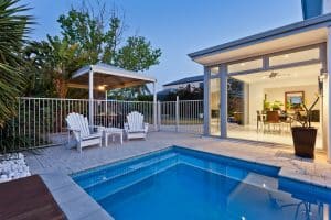 piscine et terrasse