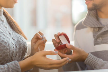 Bague Trinity Cartier : comment révéler son style en 2026 ?
