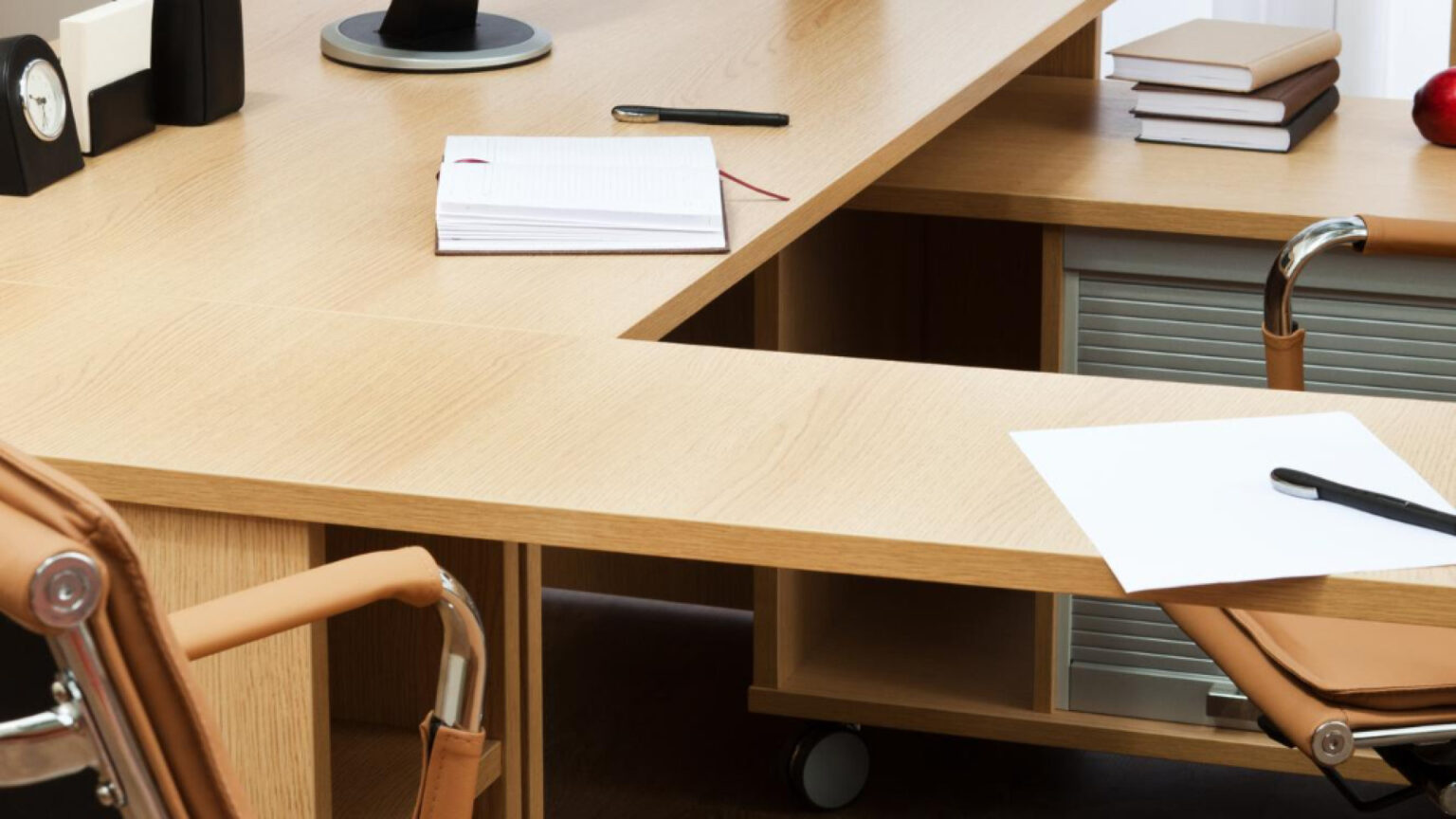 Bureau avec retour : comment bien choisir et l'acheter en ligne ?