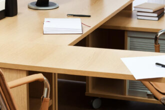 Bureau avec retour : comment bien choisir et l'acheter en ligne ?