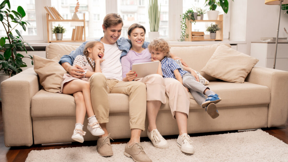 Comment choisir un canapé confortable pour toute la famille ?