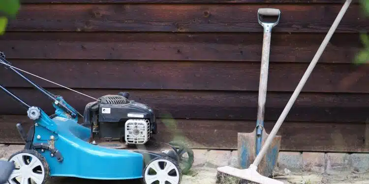 Quels outils utiliser pour nettoyer son jardin ?
