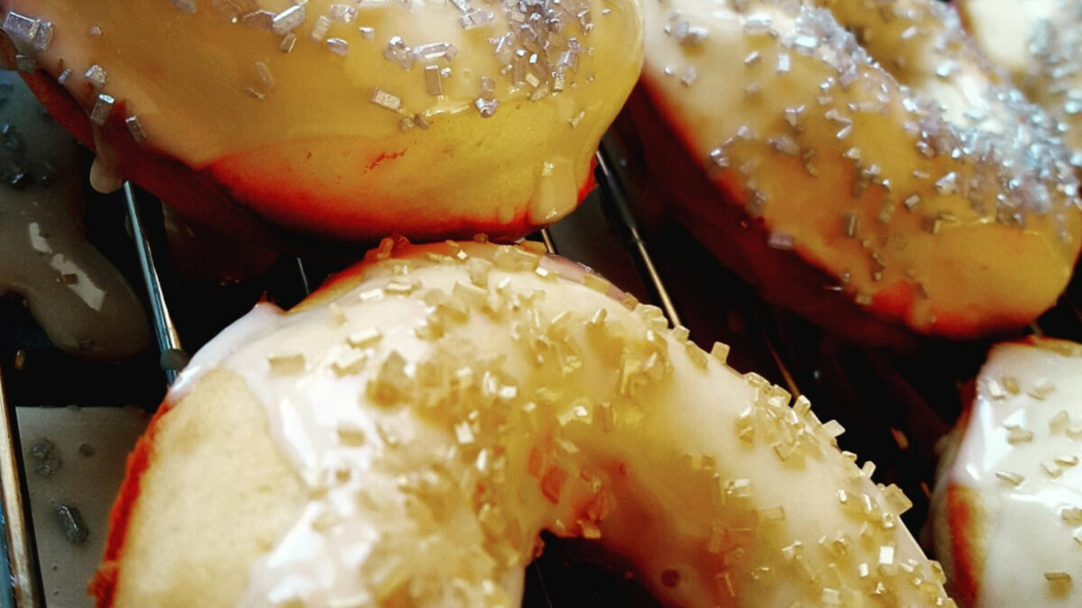 Réussir des donuts au four moelleux à partager en famille !